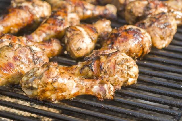 Barbecued-Jerk-Chicken-jamaica-900x602